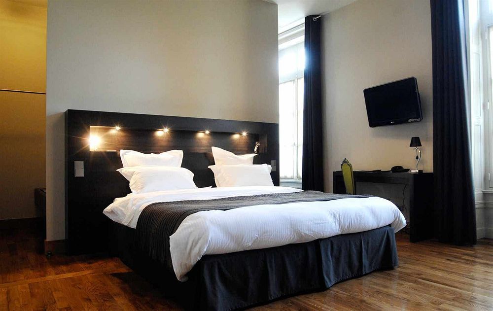 Chateau De Champlong Table Hotel **** Golf & Spa Villerest  Eksteriør billede