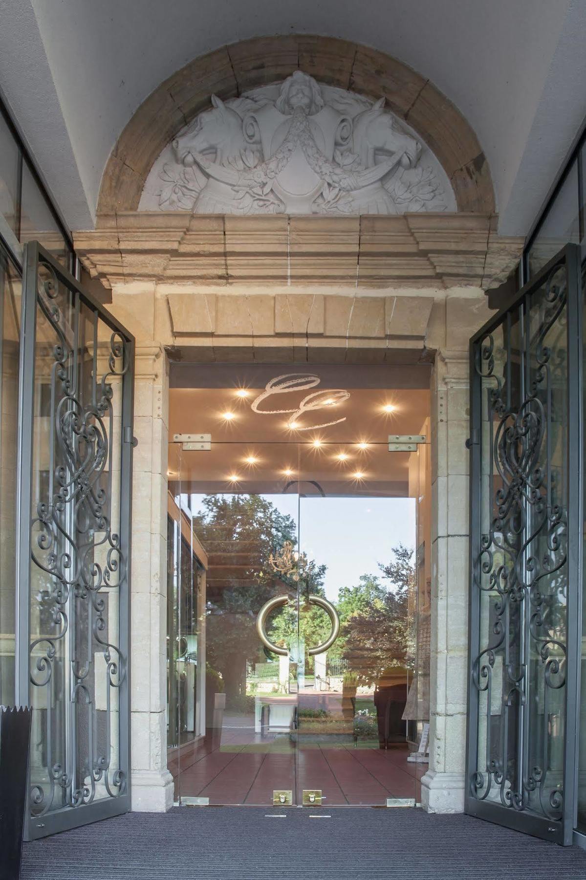 Chateau De Champlong Table Hotel **** Golf & Spa Villerest  Eksteriør billede