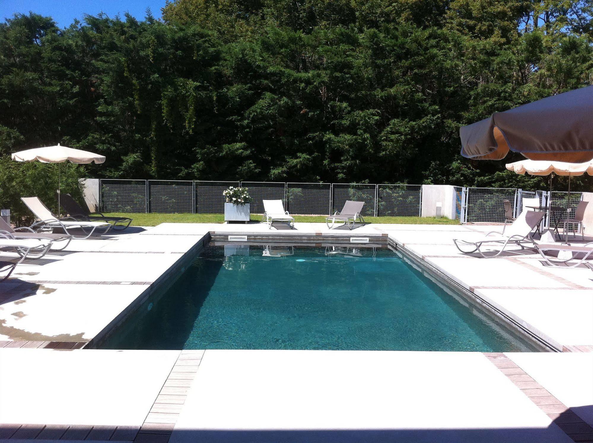 Chateau De Champlong Table Hotel **** Golf & Spa Villerest  Eksteriør billede